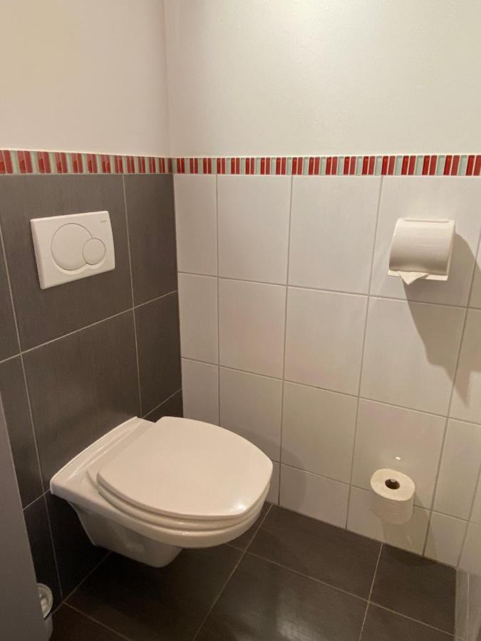 Privatzimmer Und Ferienwohnungen Leeb Persenbeug Exterior photo